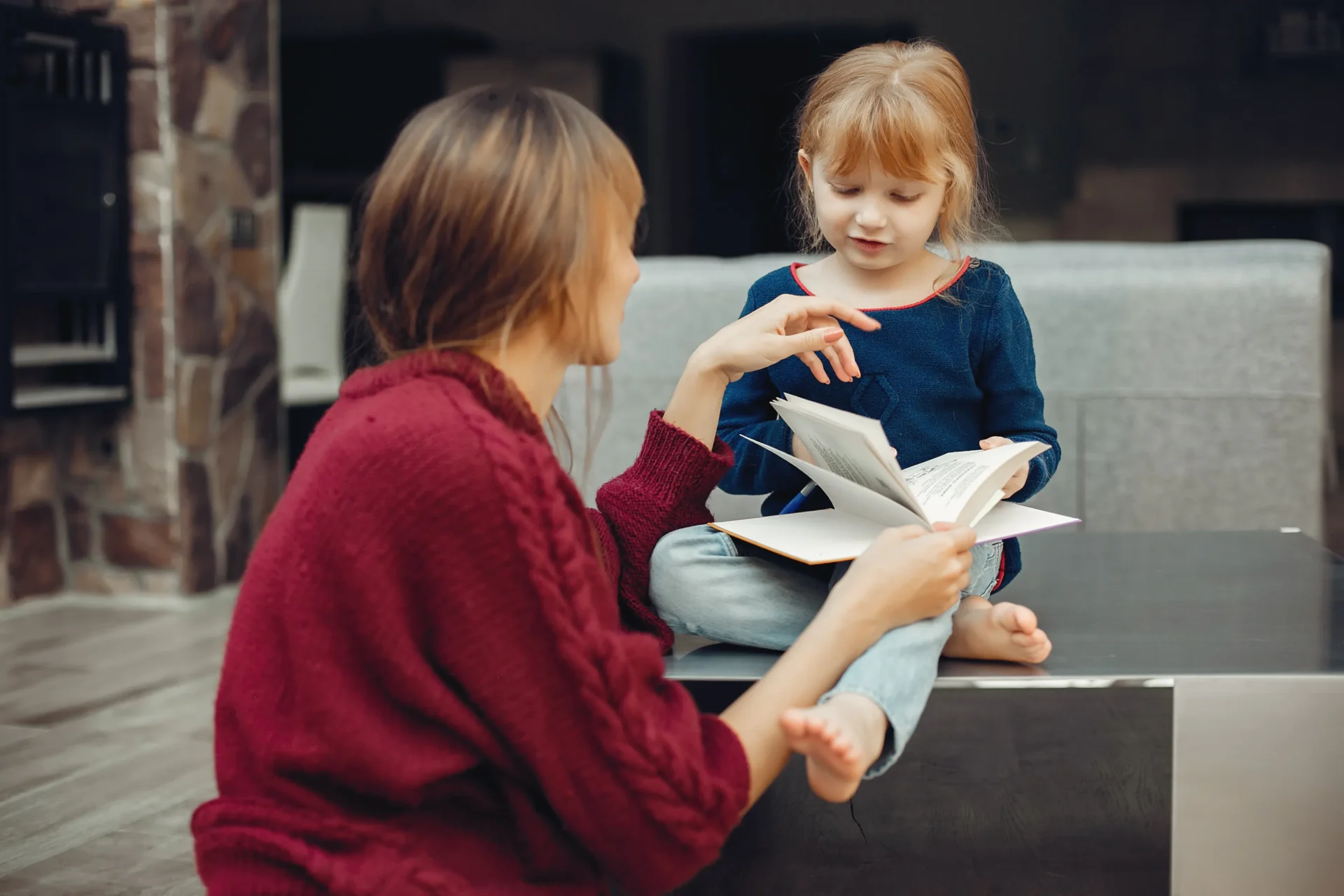 parent encouraging curiosity in children