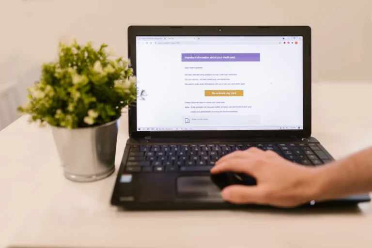 How Professional Copywriting Improves Website Conversions